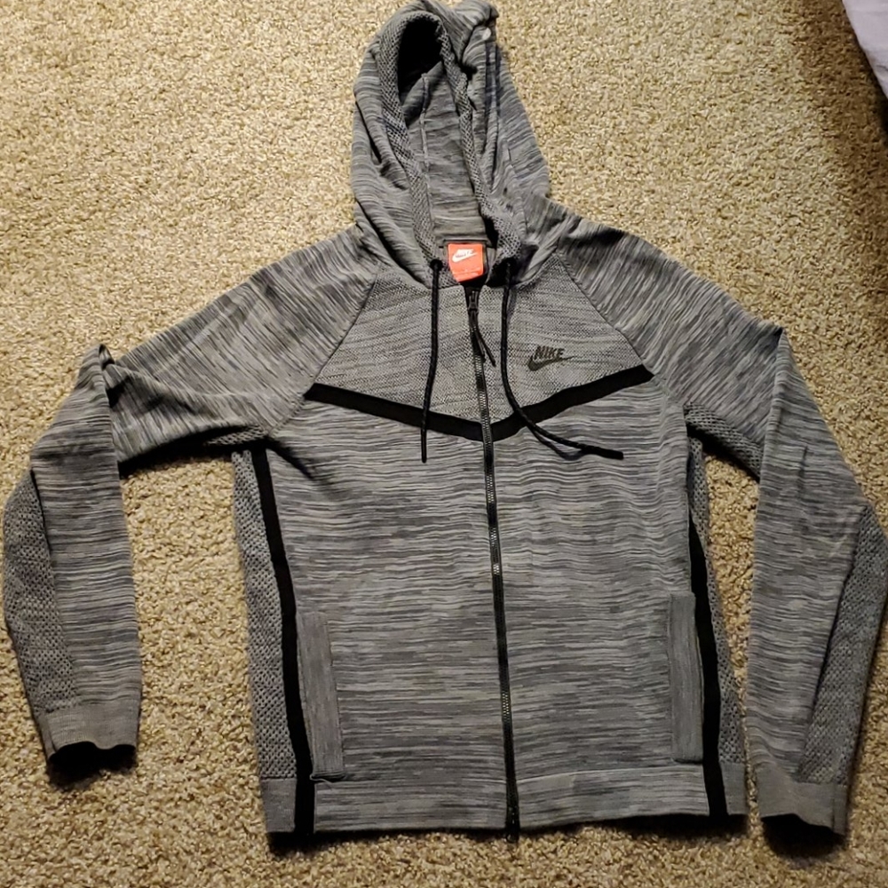 Nike Tech Knit Breathable Sweatshirt